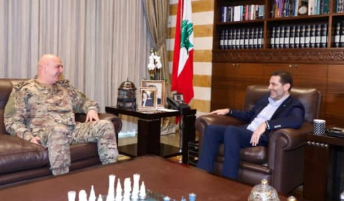قائد الجيش في بيت الوسط... والحريري يواصل استقبالاته