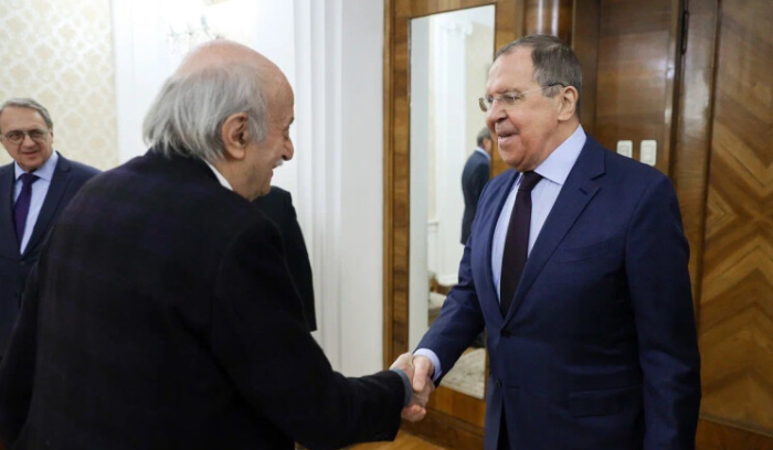 ماذا دار بين لافروف وجنبلاط؟