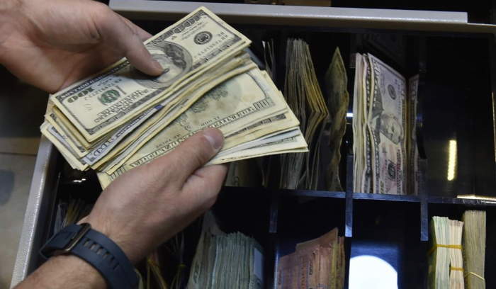 مصارف تُفرمِل السحب على سعر 15 ألف ليرة<br />
حابل 