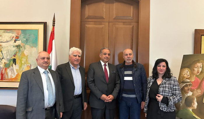 المرتضى بحث مع زواره وضع منحوتة لمناسبة عيد البشارة قرب المتحف ومشروع اللامركزية الادارية