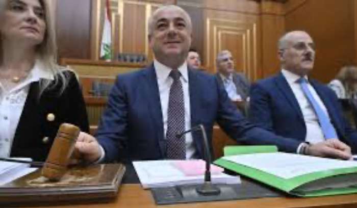 الاعتراضات المسيحية لم تمرّر “تهريبة” مشروعي خليل “لجنة اللجان” تجمع مشاريع الكتل ويوم شمالي لسلام