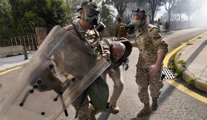 جلسة للحكومة اللبنانية على وقع تحركات المتقاعدين وتعيين رئيس للأركان من خارج الجدول<br />
وزير الدفاع اعتبرها «مخالفة دستورية»
