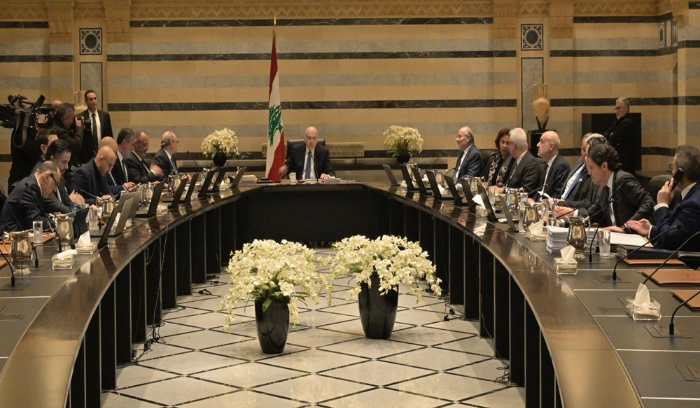 بدء جلسة الحكومة في السراي.. من هم الوزراء الحاضرون؟