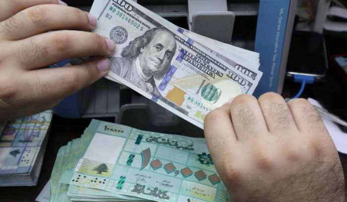 بالتزامن مع خطوة اعتُبرت تهيئةَ للانخراط بإعادة هيكلة البنوك<br />
«المركزي» اللبناني يتيح حصصاً دولارية لفئات جديدة من المودعين