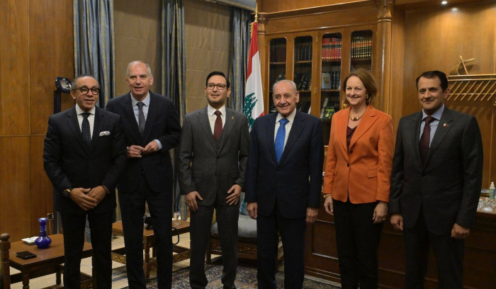 لبنان: «سفراء الخماسية» يتوافقون مع بري على فصل الاستحقاق الرئاسي عن الحرب<br />
يتابعون لاحقاً لقاءاتهم مع باقي الأفرقاء السياسيين