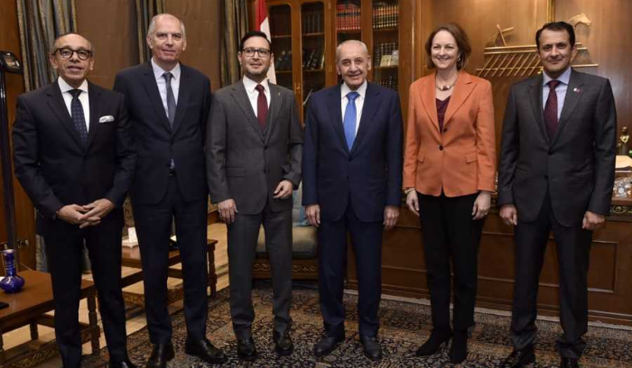 الخماسية تقترح الوساطة بين الكتل وبري: المشكلة سياسية وليست دستورية<br />
<br />
ضجيج الوعيد الإسرائيلي على حاله.. والطوابير عادت أمام المحطات.. وإضراب الإدارة مستمر