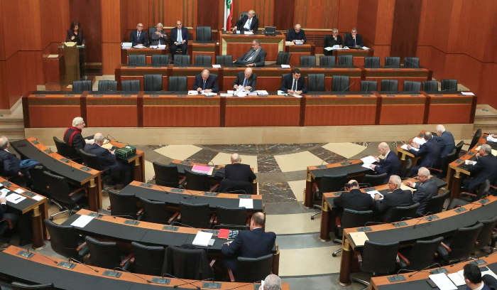 لبنان ينجز «دستورية» الموازنة ولا يحقّق الانتظام المالي<br />
مخاوف من ثقل الأعباء الضريبية وتفاقم الخلل المعيشي