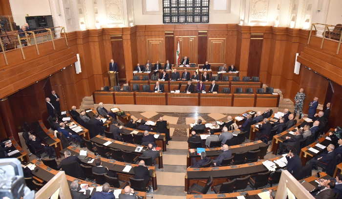 من هم النواب اللذين غادروا المجلس ولماذا؟
