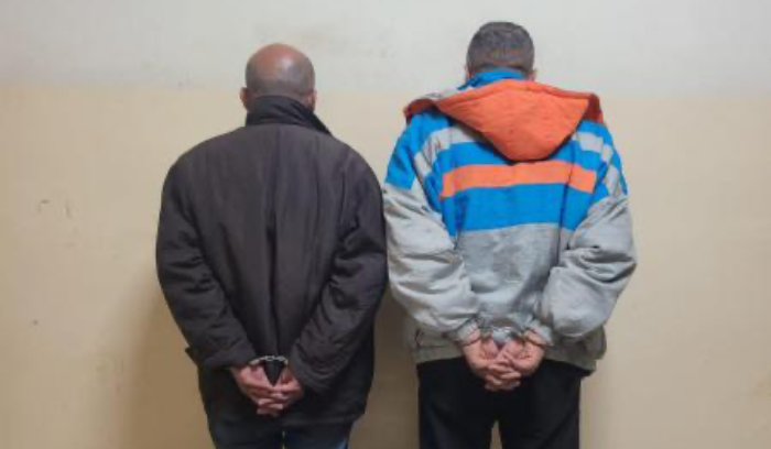 مروّجا عملة مزيّفة…ألقت القبض عليهما شعبة المعلومات بكمين محكم في طرابلس وضبطت بحوزتهما مبلغًا ماليًا مزيّفًا