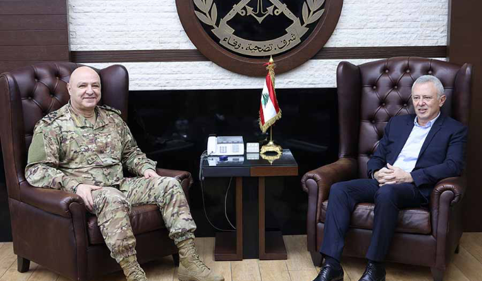 ترقُب لبناني لتحريك المسار الرئاسي.. وارتياح لخفض التصعيد جنوباً<br />
<br />
المفتي دريان ينوِّه بمبادرة السعودية تحريك الملف الرئاسي.. وفرنجية يزور اليرزة عشية عشاء كليمنصو