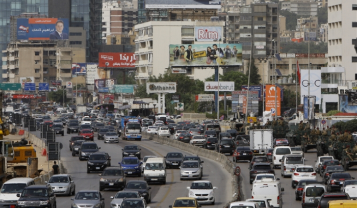 هلعٌ وإخلاء لمبنى نتيجة تحرك صخور في جل الديب!