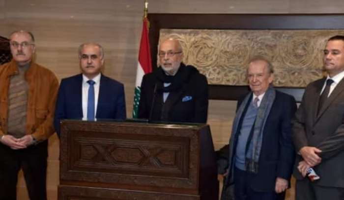وفد من 