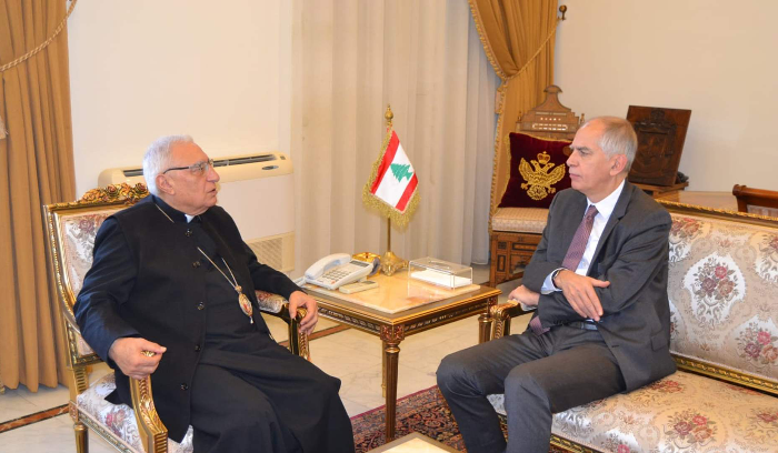 العبسي يعرض مع ماغرو الاوضاع العامة