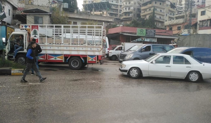 هذا الطريق مقطوع بسبب الكهرباء!