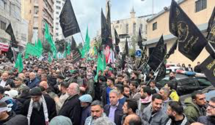 آموس هوكشتاين يبدأ من تل أبيب مهمة صعبة لإحتواء التصعيد<br />
موقف لبناني موحد: وقف الحرب أولاً.. والطوارئ تطلب تسهيلات جنوباً