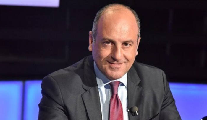 بو عاصي: “القوات” ثابتة بموقفها.. لوضع خطة زمنية لسحب سلاح “الحزب”