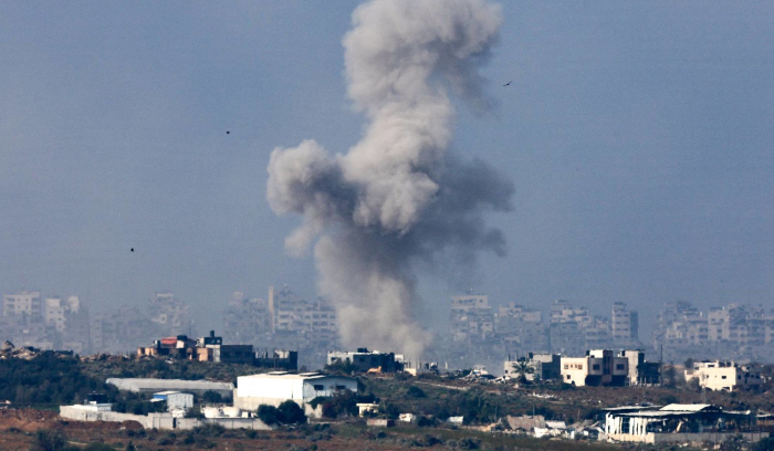 قصف إسرائيلي عنيف على وسط وجنوب قطاع غزة