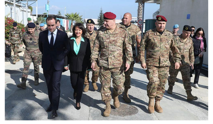 صواريخ من سوريا على الجولان... ومدمّرة إيرانية في البحر الأحمر<br />
حزامٌ ناريّ إسرائيلي على 