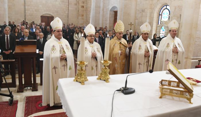 طالب بإزالة أي منصة صواريخ مزروعة بين المنازل رافضاً امتداد الحرب إلى الجنوب.. والغارات الإسرائيلية متواصلة ليلاً ونهاراً والنزوح في تزايد<br />
الراعي في آخر عظة من عام 2023: انتخاب رئيس للبنان عند المجلس النيابي ورئيسه وليست عند الموارنة