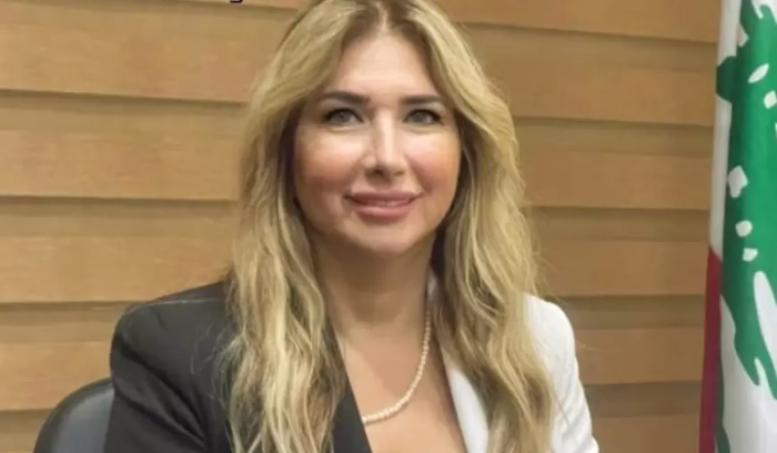 القائم بأعمال بلدية الميناء عن إحراق شجرة الميلاد: عمل مشين لا يمثل قيم ابناء المدينة