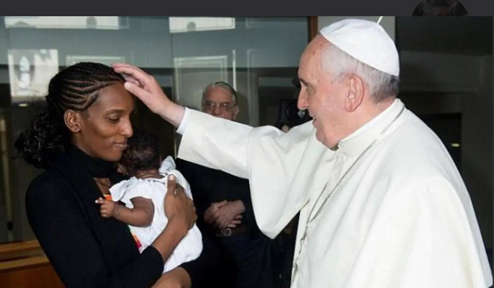 بركة البابا تشمل المثليين ولا تعارض العقيدة