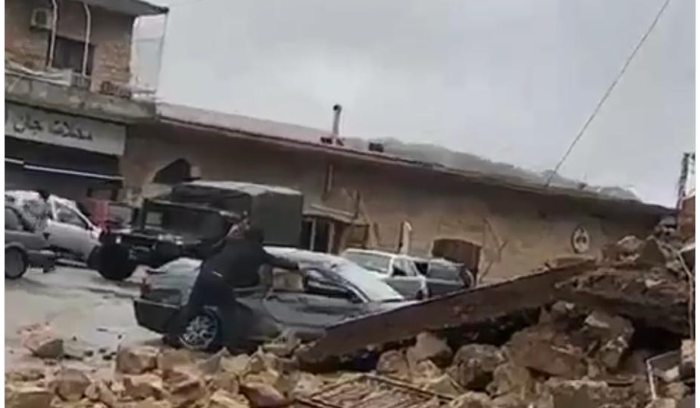 انهيار حائط ضخم في ساحة بيت الدين