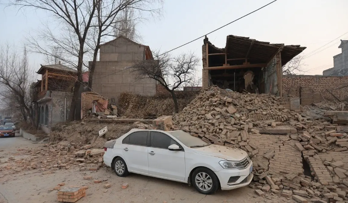 110 قتلى في زلزال ضرب هذا البلد