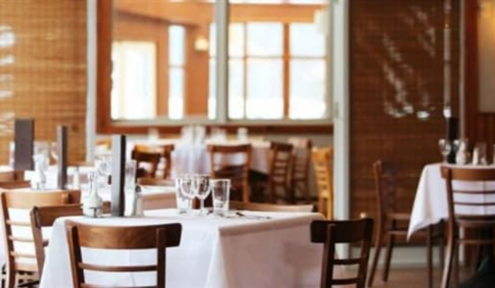 انذارات لأصحاب مطاعم وملاحم لعدم الالتزام بشروط النظافة والصحة