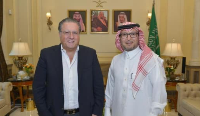 شقير التقى بخاري وبحث معه في آخر المستجدات