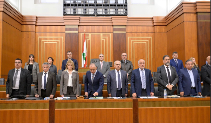 القوات” تتهيأ للتصعيد ضد “المخطط الانقلابي”… جنبلاط لـ”النهار”: رئيس الأركان إذا تعذّر التمديد