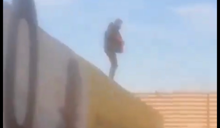 ألقى بنفسه عن جسر المشاة في ذوق مكايل... ماذا حصل له؟