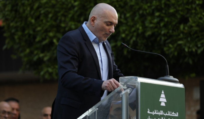 حكيم يكشف عن فضيحة 