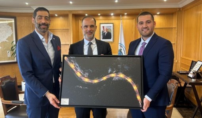 حنكش يعلن انتهاء المرحلة الأولى من مشروع إنارة أوتوستراد المتن السريع بالطاقة الشمسية