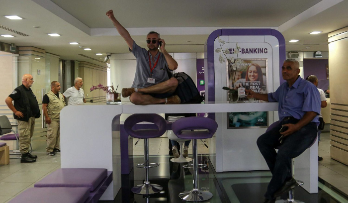 الحكومة اللبنانية تضيف هيكلة المصارف إلى السجالات المالية العقيمة