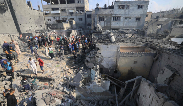 إسرائيل تستأنف تدمير غزة والعين على الجنوب .. والداخل يتخبّط بين المطبّات والملفات