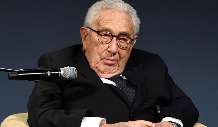 وفاة وزير الخارجية الأميركي الأسبق هنري كيسنجر عن 100 عام