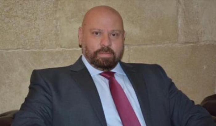 نهرا يطلب منع دخول السماسرة ومعقبي المعاملات إلى سرايا طرابلس