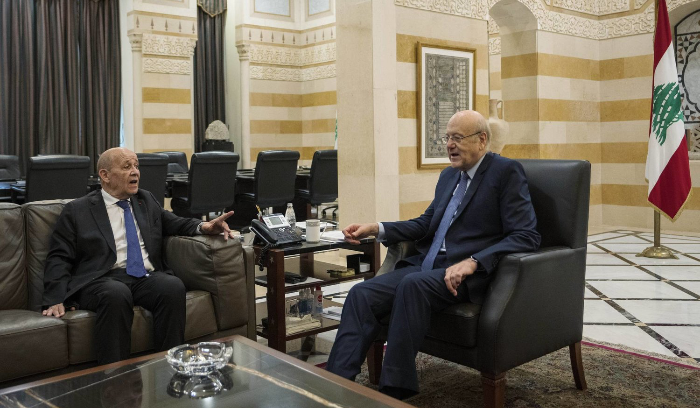 لودريان في بيروت لنصح الأطراف اللبنانيين بعدم الانزلاق للحرب وانتخاب رئيس<br />
لا يحمل جديداً ويتطلع لتعويم الدور الفرنسي