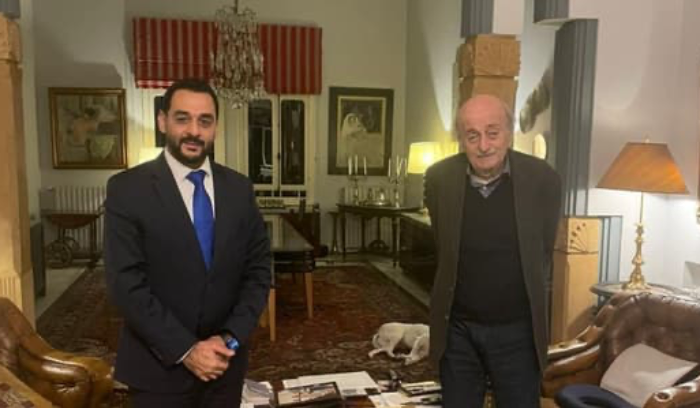 جنبلاط عرض مع أبو حيدر للأوضاع الاقتصادية والاجتماعية