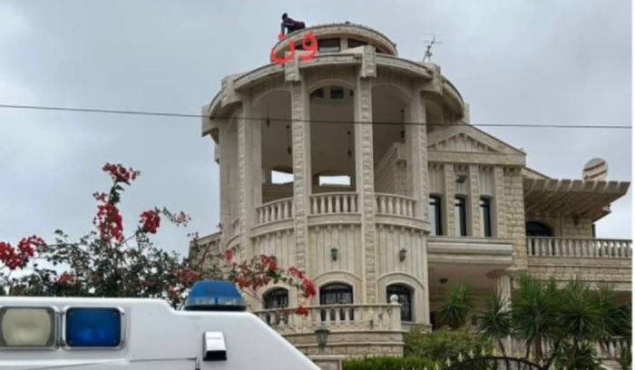 عاملة أجنبية تحاول الانتحار وتدخل لمنعها