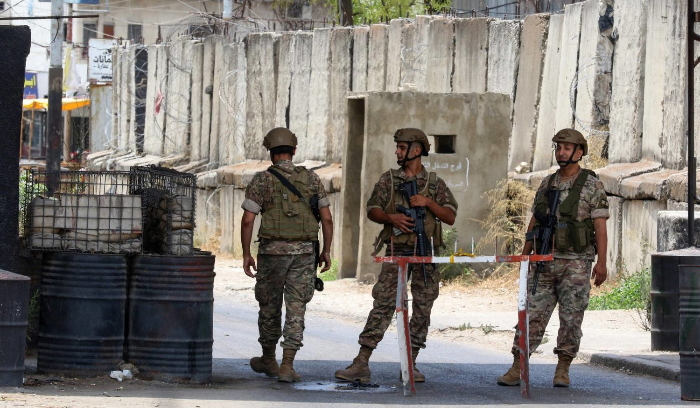 حرب غزة تجمّد الصراع الداخلي في مخيم عين الحلوة بجنوب لبنان<br />
مجموعات منه تشارك في المواجهات الحدودية بالتنسيق مع «حزب الله»