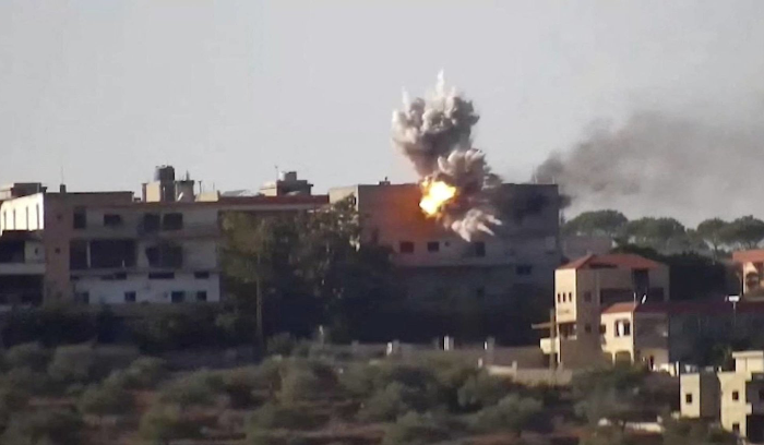 المعارضة اللبنانية لغطاء دولي يمنع وجود مسلحين على الحدود الجنوبية<br />
تطالب بـ«تنفيذ تدريجي ومتلازم» لقرار مجلس الأمن 1701