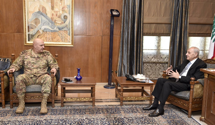 باسيل يغرّد وحيداً في مقاومته لتأجيل تسريح قائد الجيش<br />
«الثنائي الشيعي» يفضل أن تتولى الحكومة تأمين المخرج للتمديد لعون