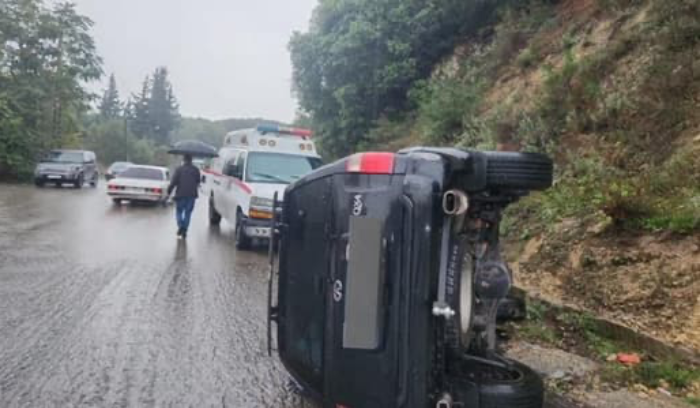 ثلاثة جرحى في حادث سير