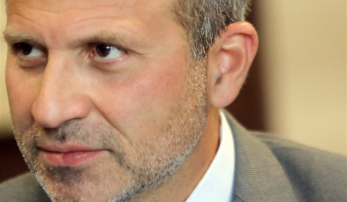 رفض التمديد لعون: التيار وحيداً