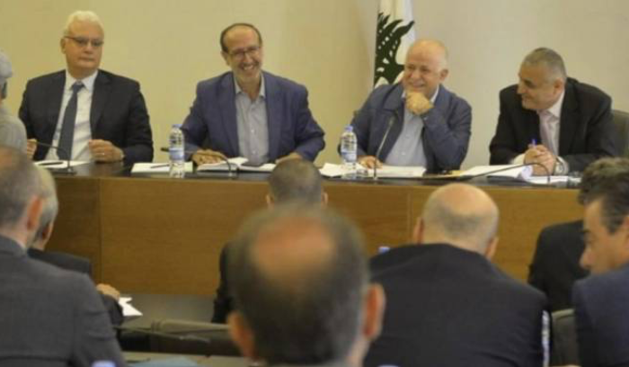 القرم: أعطوني البريد و«ستارلينك» أو أعتكف