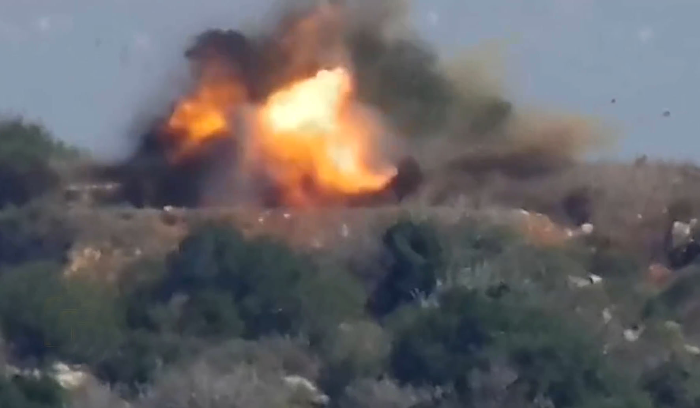 مخاوف متصاعدة من انهيار «قواعد الإشتباك»!<br />
<br />
المعارضة تطالب ميقاتي تأجيل تسريح قائد الجيش.. وتيمور جنبلاط في البترون اليوم