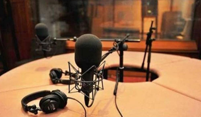 ضرب وتعنيف في اذاعة لبنان… ماذا حصل في الأستوديو؟