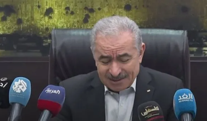 رئيس وزراء فلسطين ينهار باكياً بسبب الاوضاع في غزة