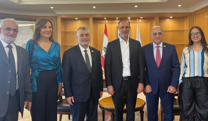 وفد من الجامعة اللبنانية الثقافية في العالم زار معالي وزير الأشغال العامة والنقل فايز رسامني
